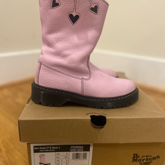 Dr. Martens Kids Light Pink Heart Boots - Picture 3 of 3